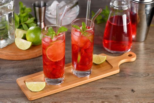 Fresh strawberries combined with fresh juice and tequila. This mojito cocktail is full of vibrant lime, berry and mint aromas. Enjoy your drink