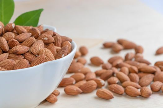 Almonds are useful to help fight free radicals. Strengthens the immune system in the body
Helps to slow down aging and wrinkles of age well