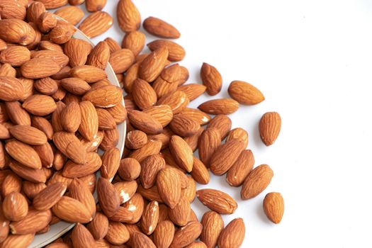 Almonds are useful to help fight free radicals. Strengthens the immune system in the body
Helps to slow down aging and wrinkles of age well